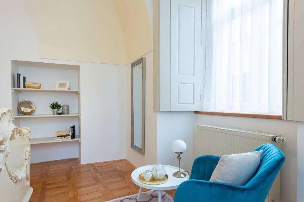 Rose Apartments / Romantic & Cozy / City Center Prag Exterior foto