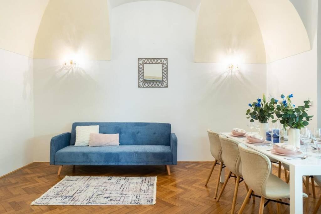 Rose Apartments / Romantic & Cozy / City Center Prag Exterior foto