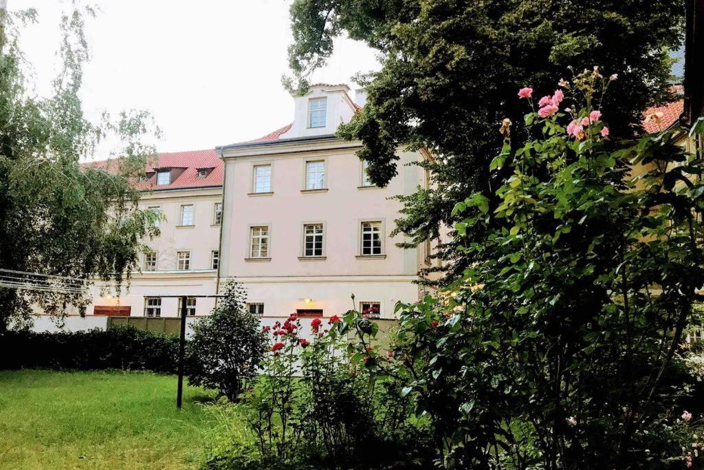 Rose Apartments / Romantic & Cozy / City Center Prag Exterior foto