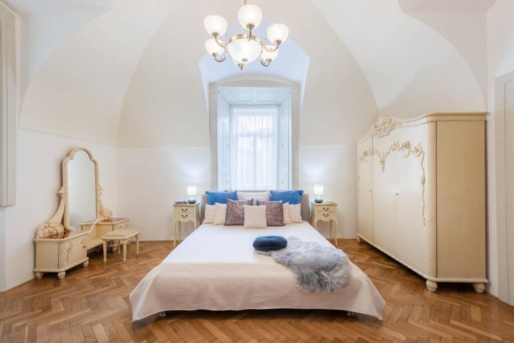 Rose Apartments / Romantic & Cozy / City Center Prag Exterior foto